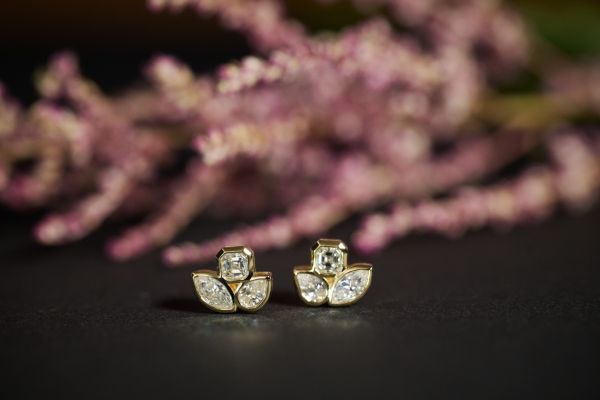 3ストーンダイヤモンド・ベゼルピアス