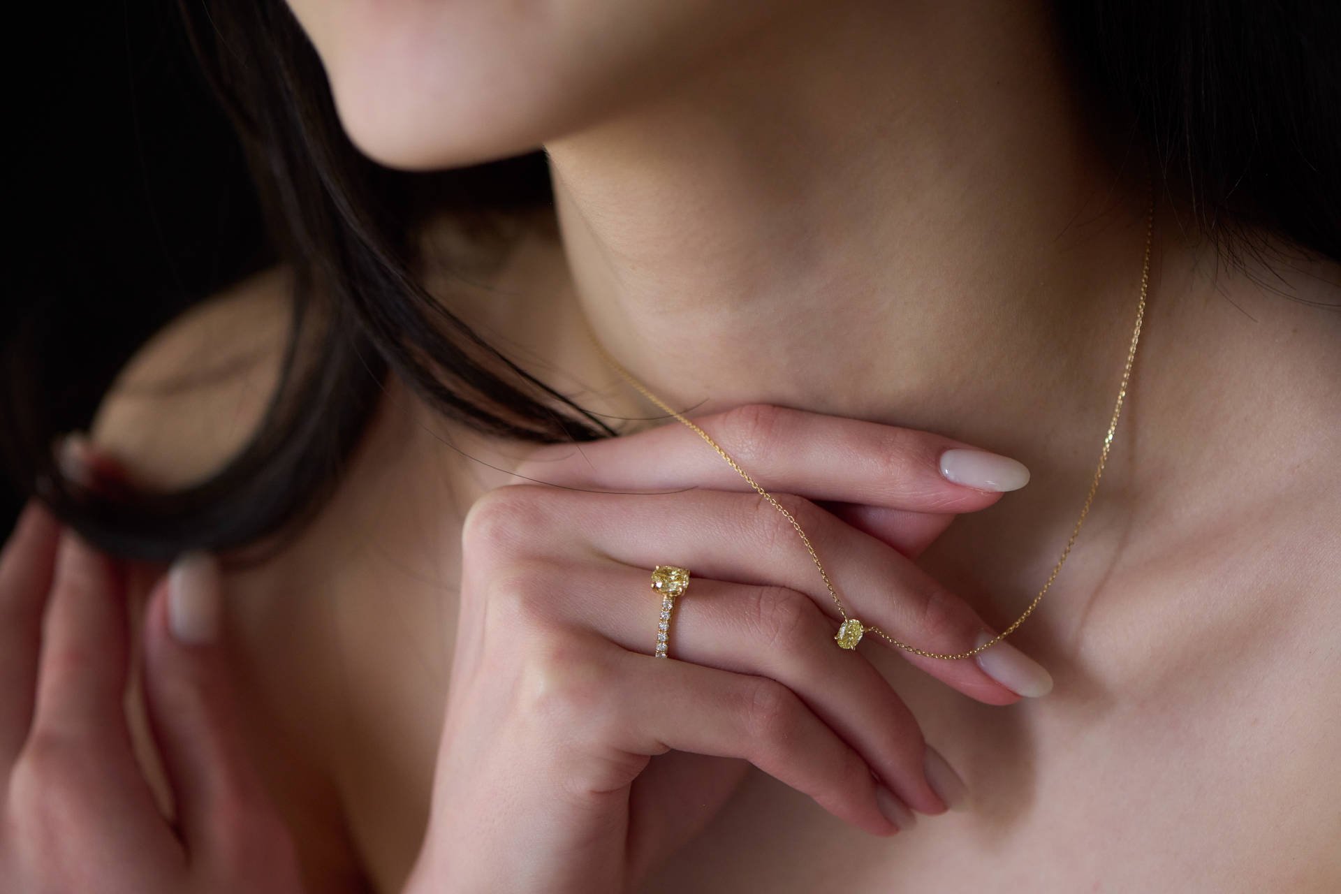 YELLOW OVAL 0.50ct NECKLACE